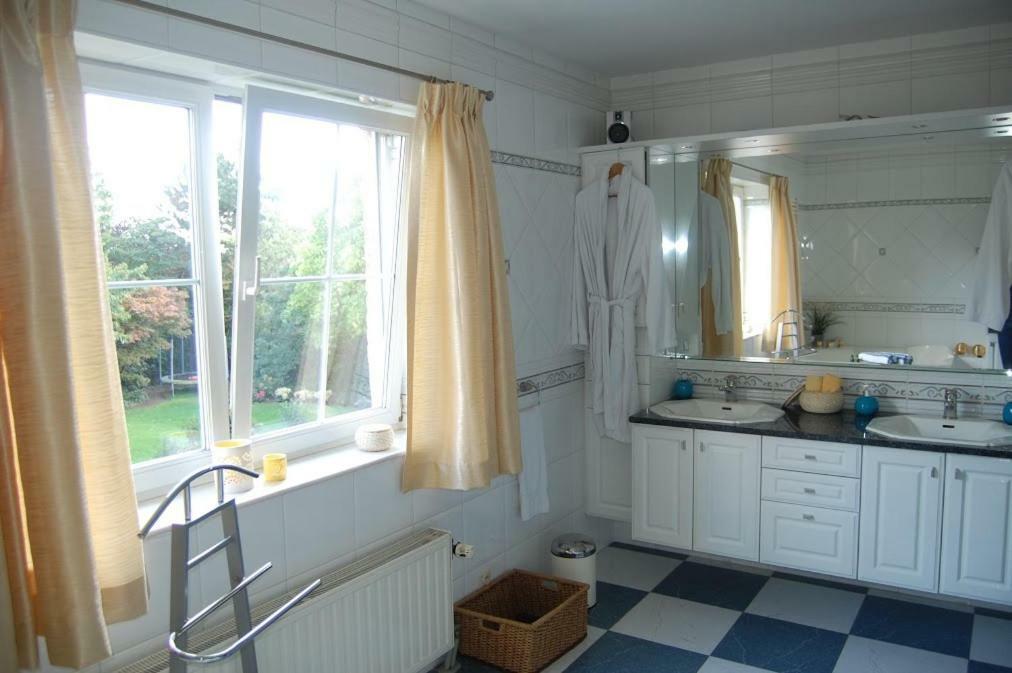 Le Mont Saint Roch , Chambre D'Hotes, B&B Nivelles Luaran gambar